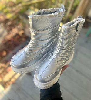 “So icy” boots