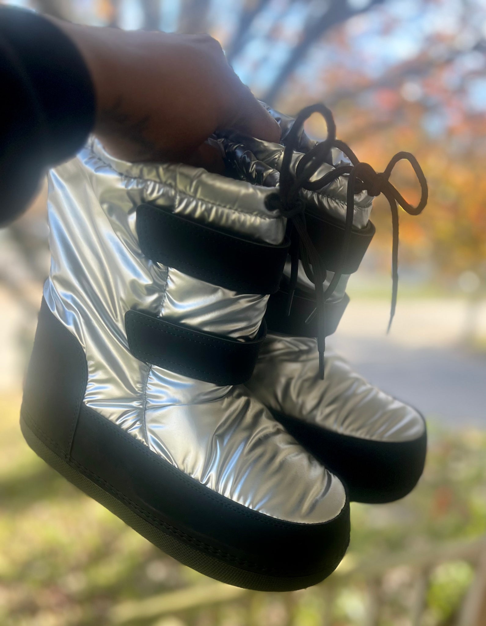 “Space” boots