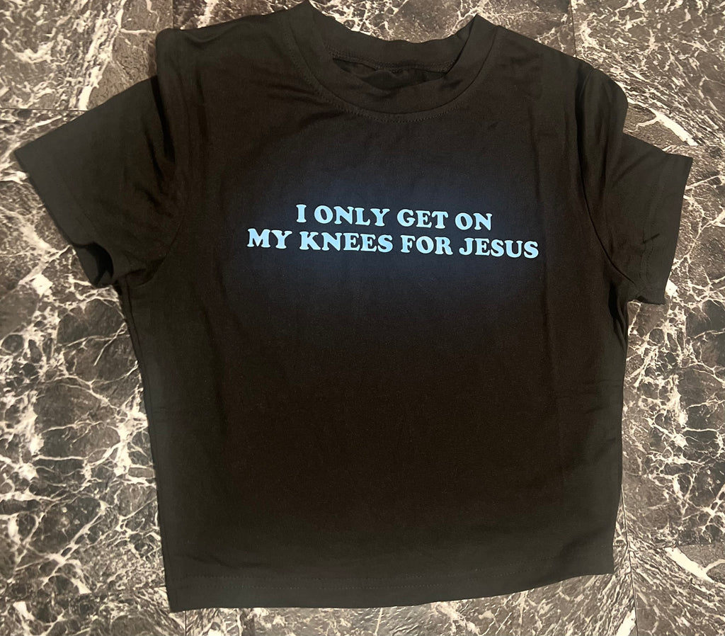 “On my knees” crop top