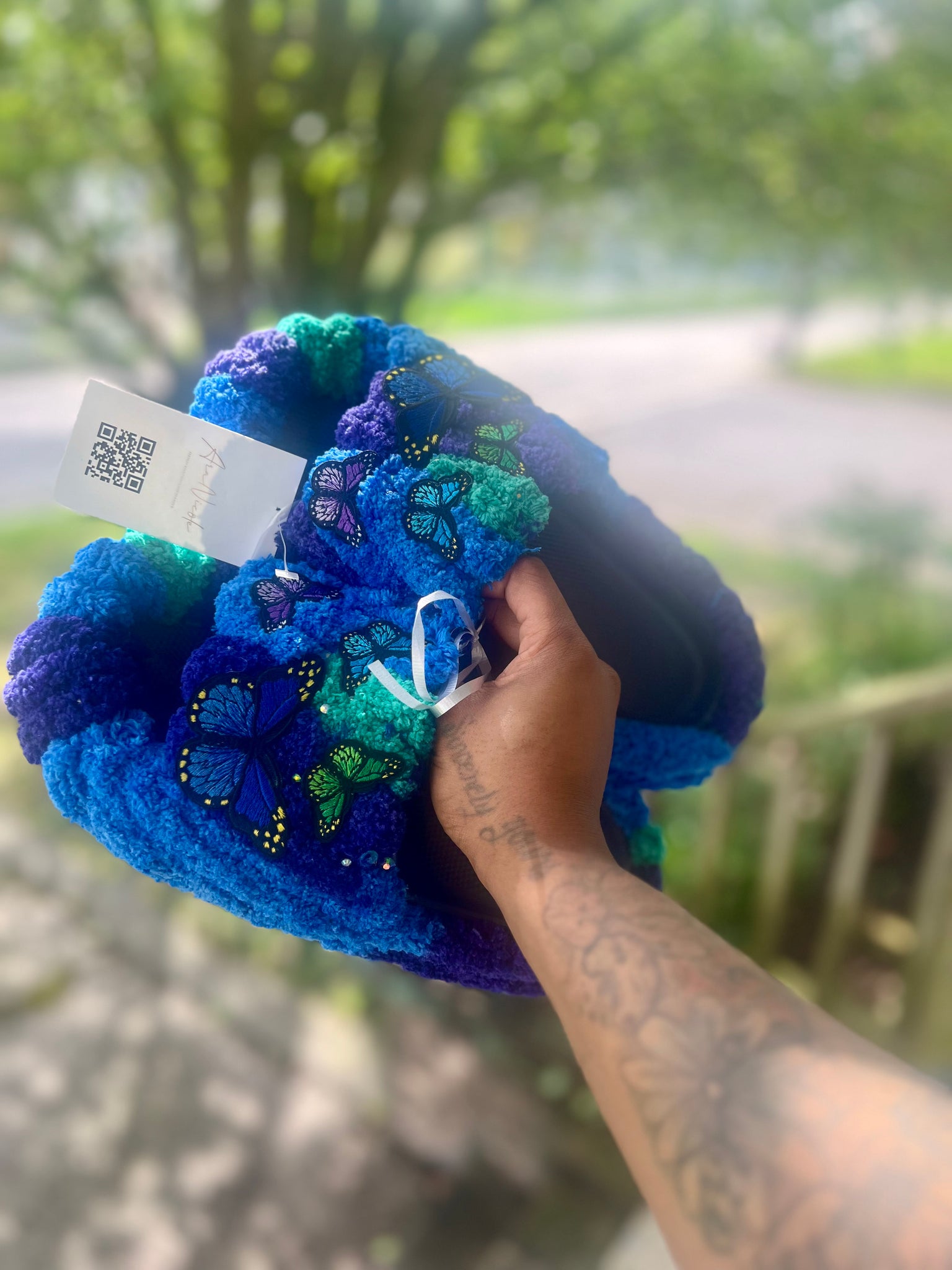 “Monster*butterfly” slides