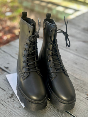 “Combat 2” boots