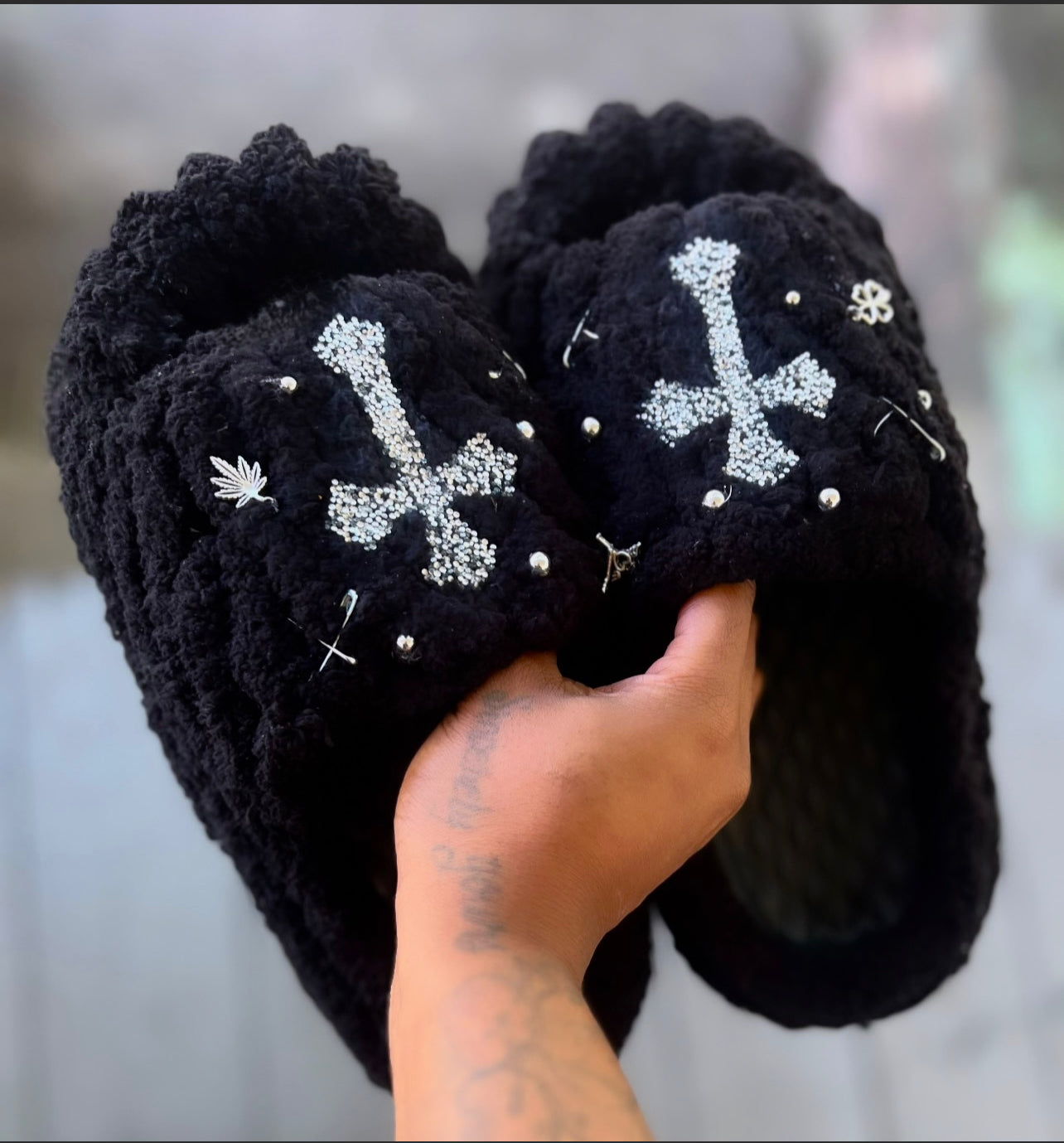 “Cross me” slides