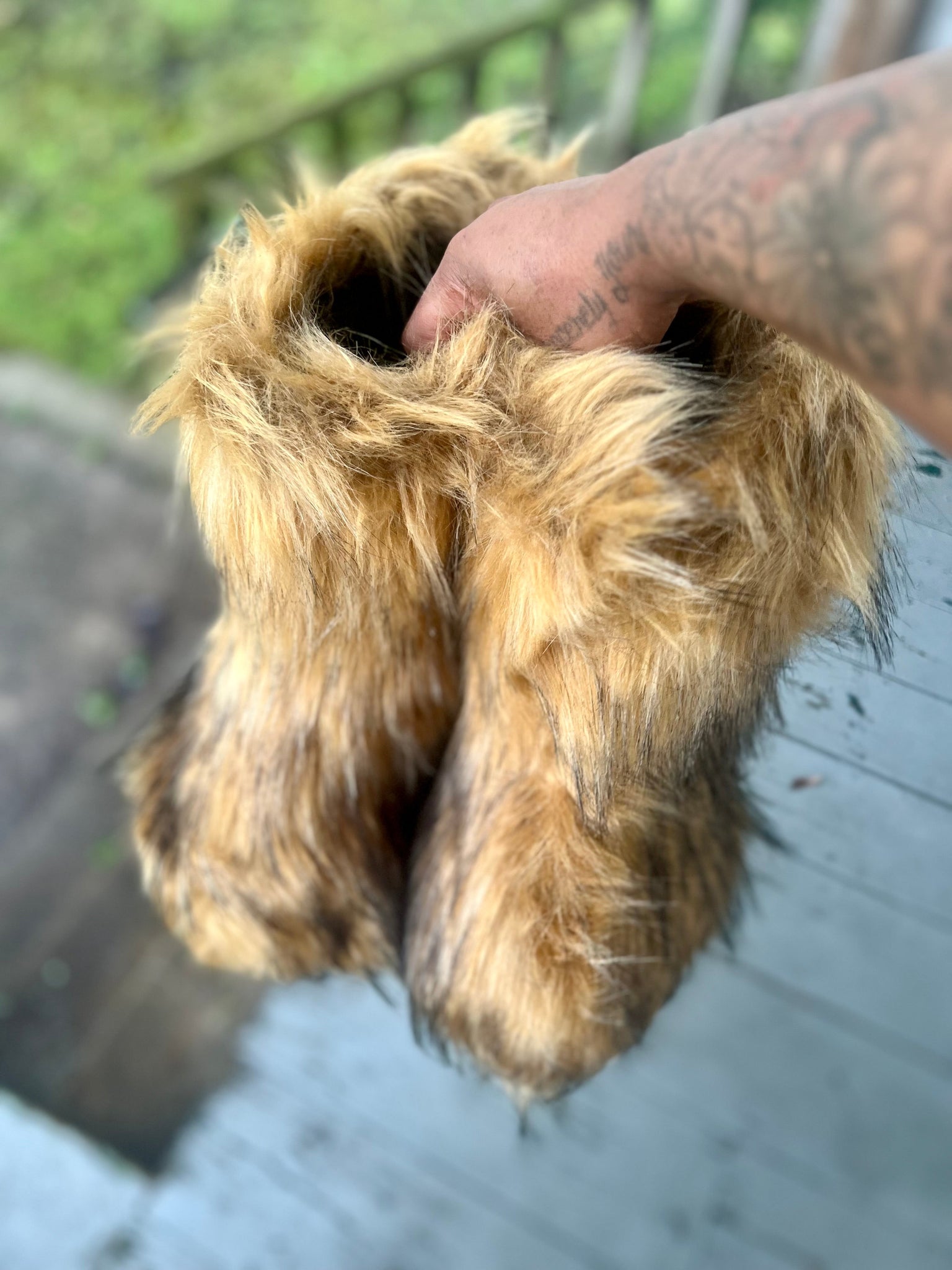 “Fluffy” boots