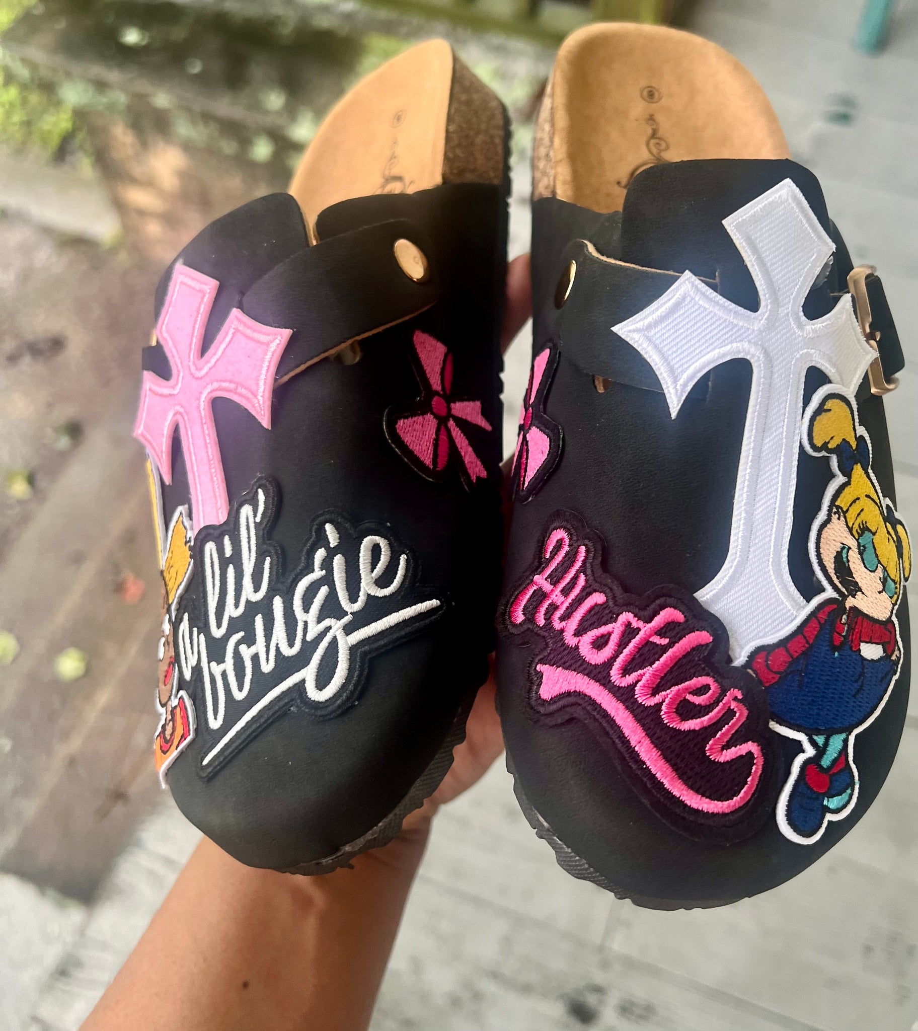 “Cynthia*angelica” clogs