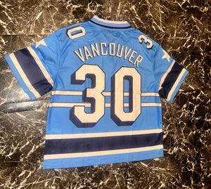 “Vancouver 30” oversized jersey top
