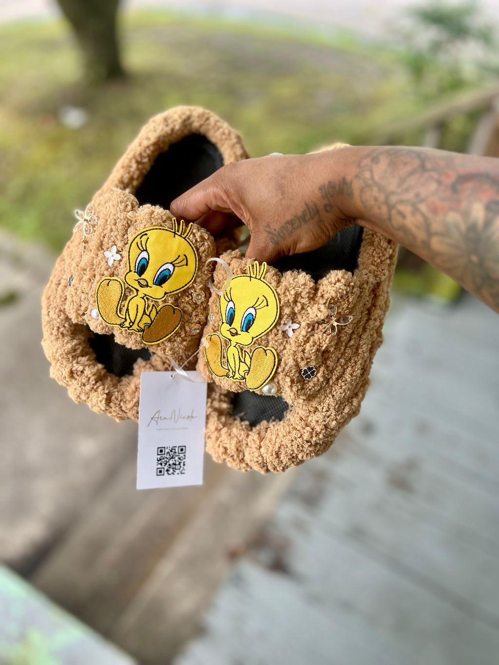 “Tweety*broches” slides